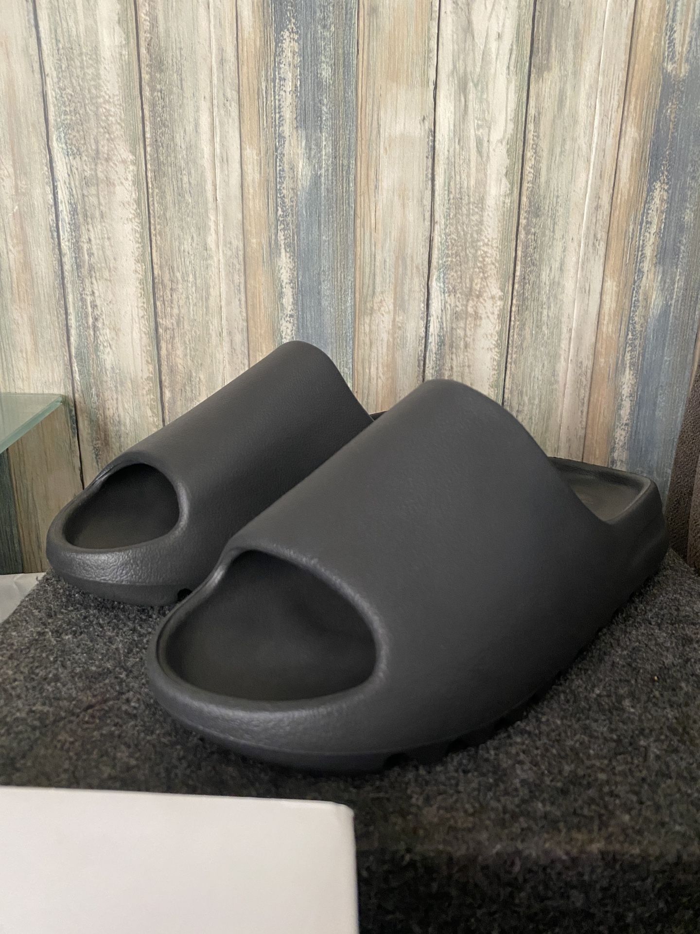 Yeezy Slides (Onyx)