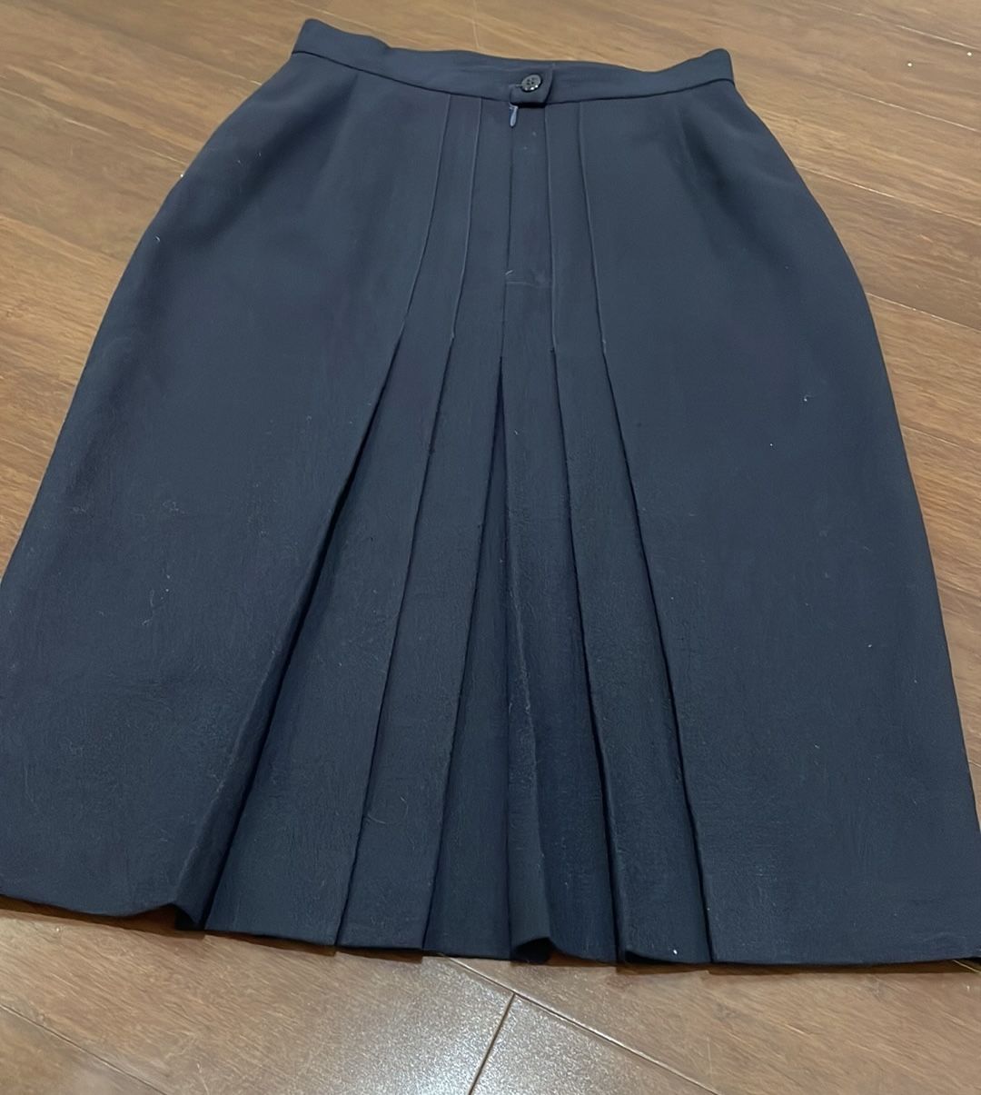 Vintage Classic Black Wool Pencil Skirt with Pleated Back