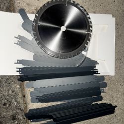 Hojas De Serrucho Y de Soso 