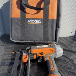 RIDGID Pneumatic 16-Gauge 2-1/2 in. Straight Finish Nailer with CLEAN DRIVE Technology