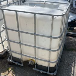 200 Gallon Water Tank 