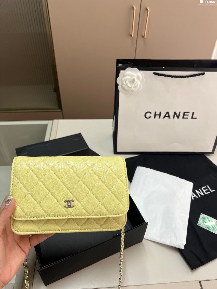 Women's yellow shoulder bag
