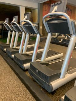 Life Fitness Gym Clearance 🔥