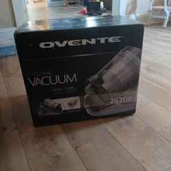 Ovente Cyclonic Vaccum 
