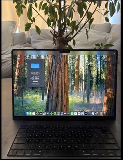 Music producer decked out MacBook Pro M3 MAX (128 GB RAM, 4TB, 16 inch)