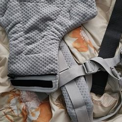 Ergobaby Carrier With Hip Seat