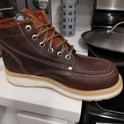 Work Boots//Botas de Trabajo