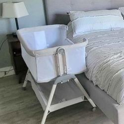 Baby bassinet - bedside crib