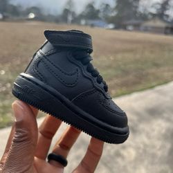 Air Force 1 Mid