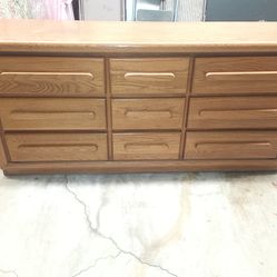 Solid oak horizontal dresser