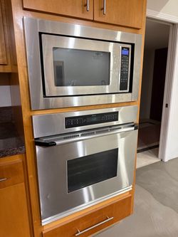 Wall Microwave and oven