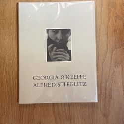 Georgia O’keeffe : A Portrait by Alfred Stieglitz 