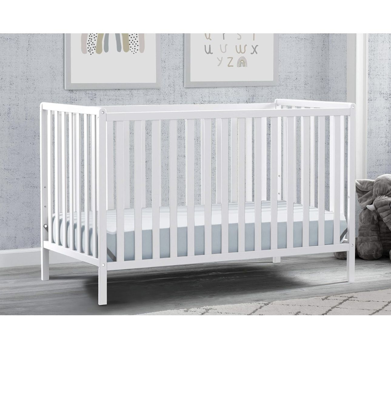 Crib With Mattress & 4 Sheets