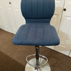 Adjustable bar stool