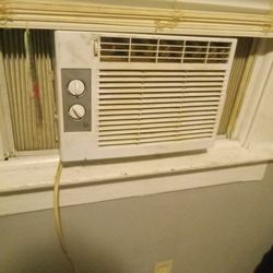 AIR CONDITIONER 