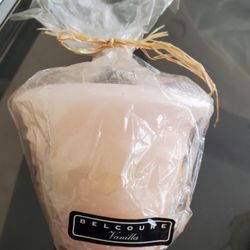 Large Vanilla Scented Candle 