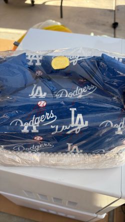 La Dodgers couch tissue holder