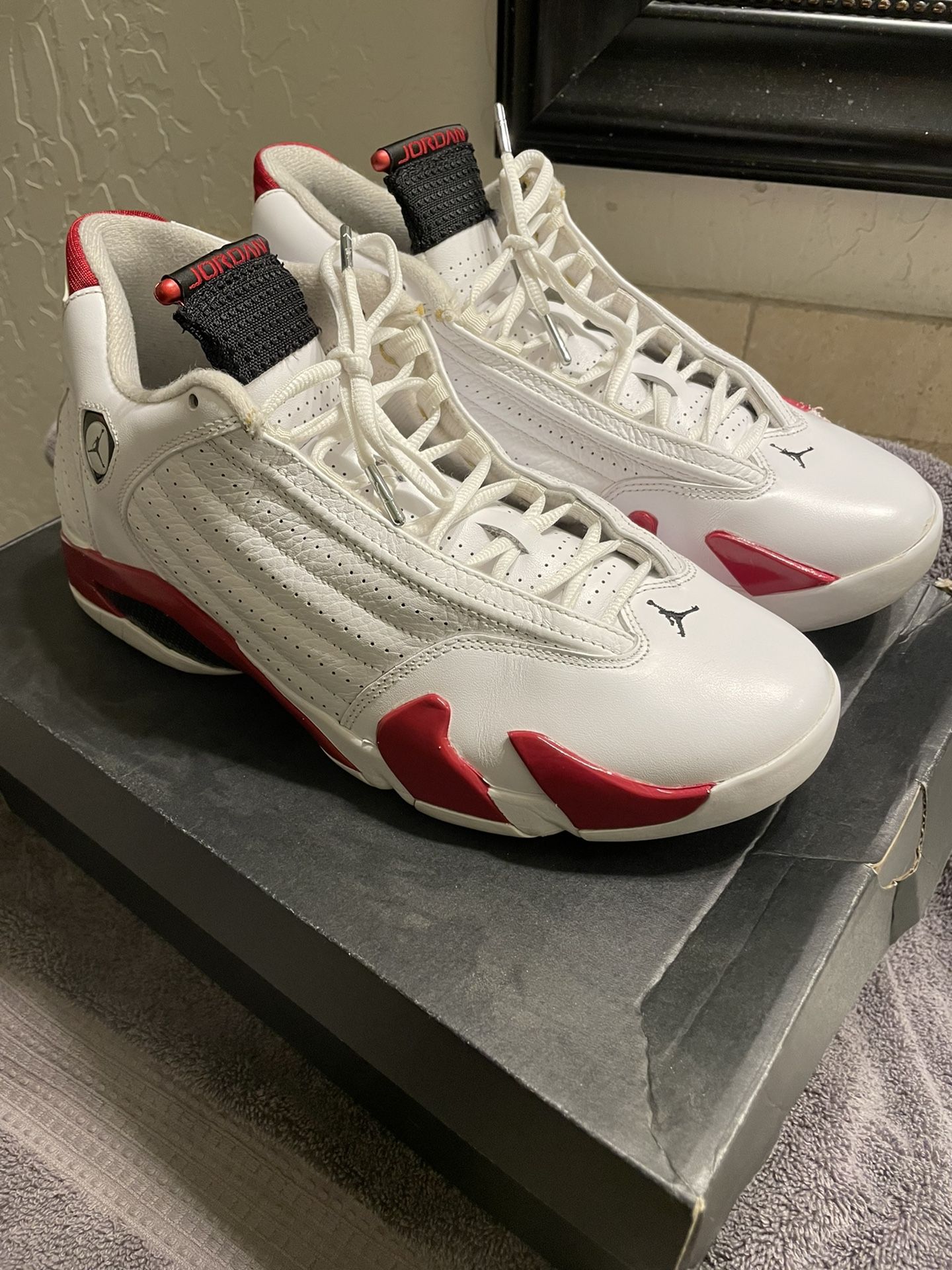 Jordan 14 Candy Cane Retro