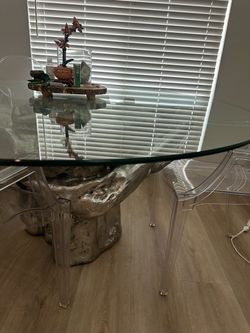 A gallery tree table