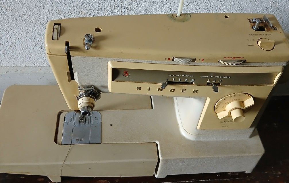 Singer Sewing Machine