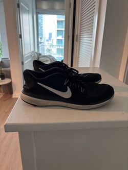 Nike Running Sneakers Womens Black White Size 7