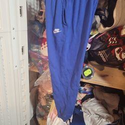 NIKE SWEATS