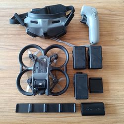 DJI Avata Fly Smart Combo with FPV Goggles V2 - Open Box