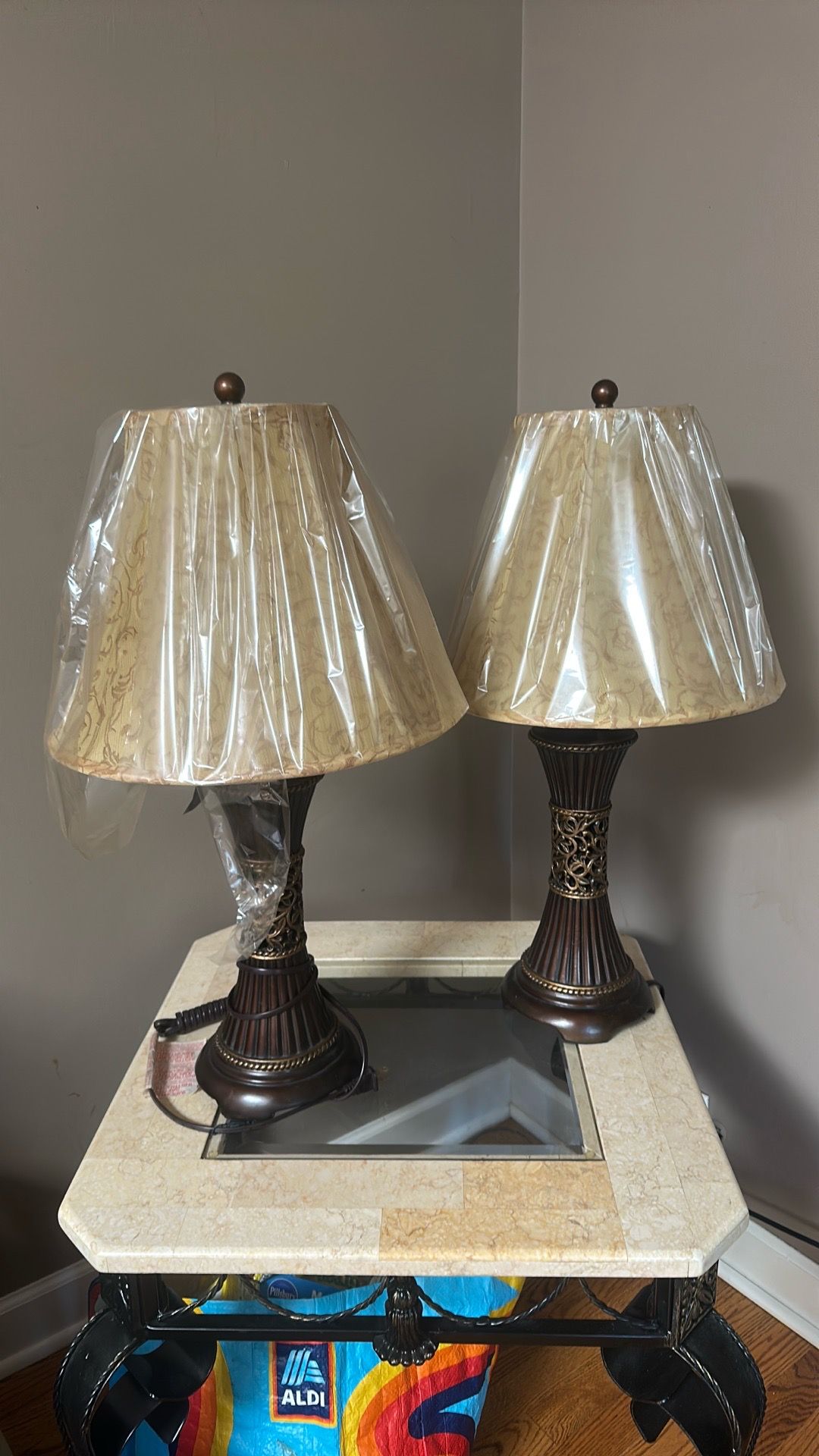 Set of 2 Traditional Table Lamps with Decorative Shades