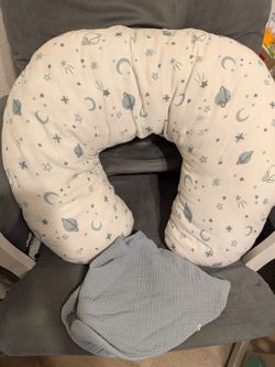 Nursing Pillow with 2 Covers