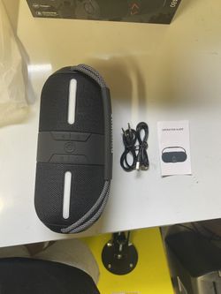 Black JBL Boom 480 Speaker