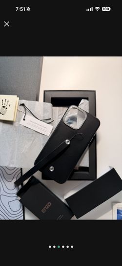 Spigen Enzo Leather Case iPhone 15 Pro Max