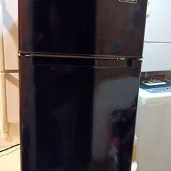Very Nice Large Mini Fridge With Freezer Compartmentt 