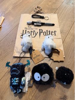 Harry Potter Hedwig, Soot Sprite, Minecraft Warden Keychains & Pen