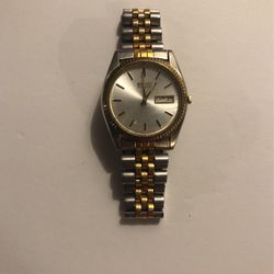 Seiko  Quartz Vintage Men’s Watch Dual Tone Gold Silver