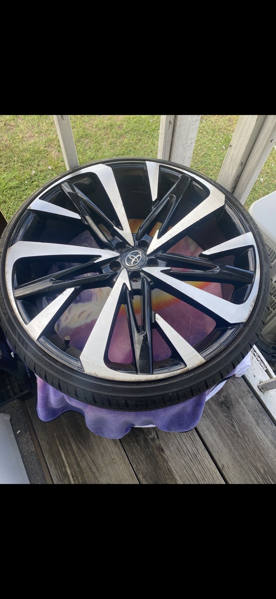 22 Inch Rims (arros) with Tires