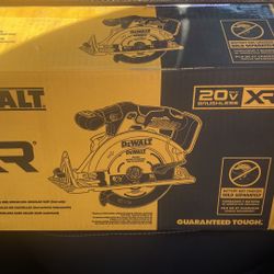 Dewalt  XR 6 1/2  Circular Saw Brand New 
