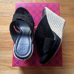 Tory Burch Bailey 110MM Wedge Mule – Size 7.5 – Kid Suede – New – Public Meetup