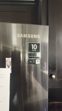 EUC Samsung French Door Refrigerator (RF28R7351SG)