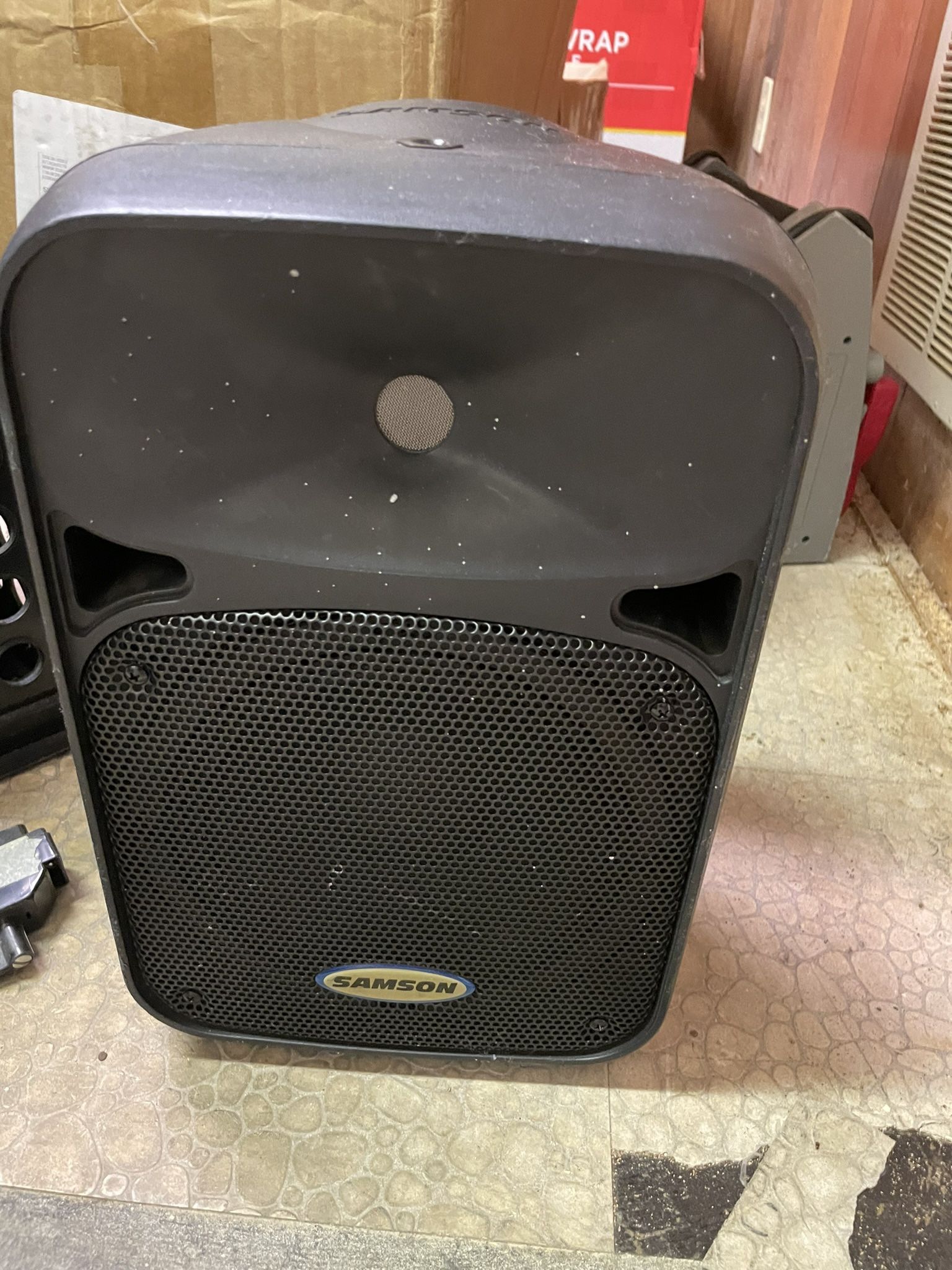 Small Samson Powered Speaker