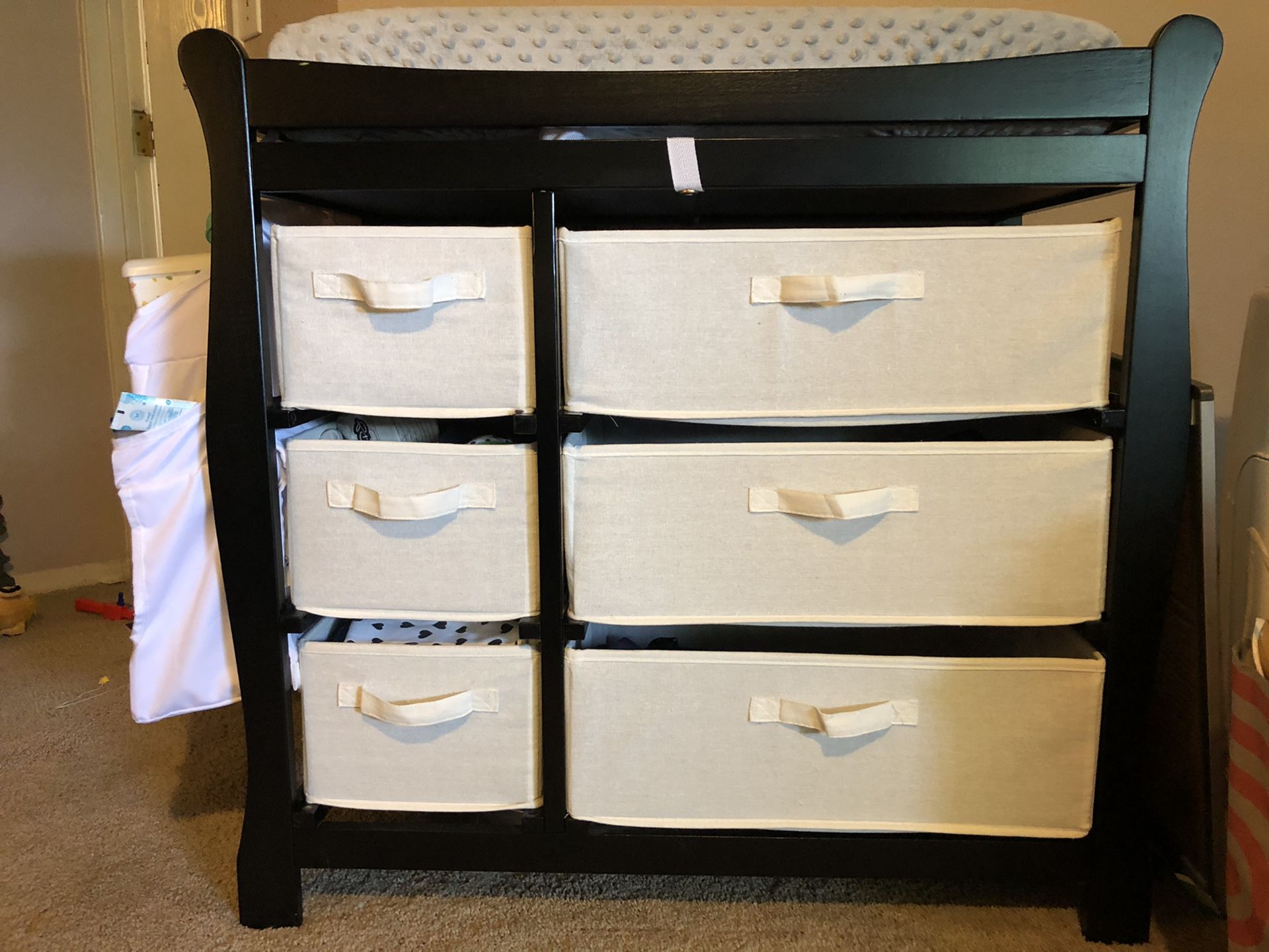 Changing table with lots of storage