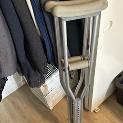 Crutches 🩼