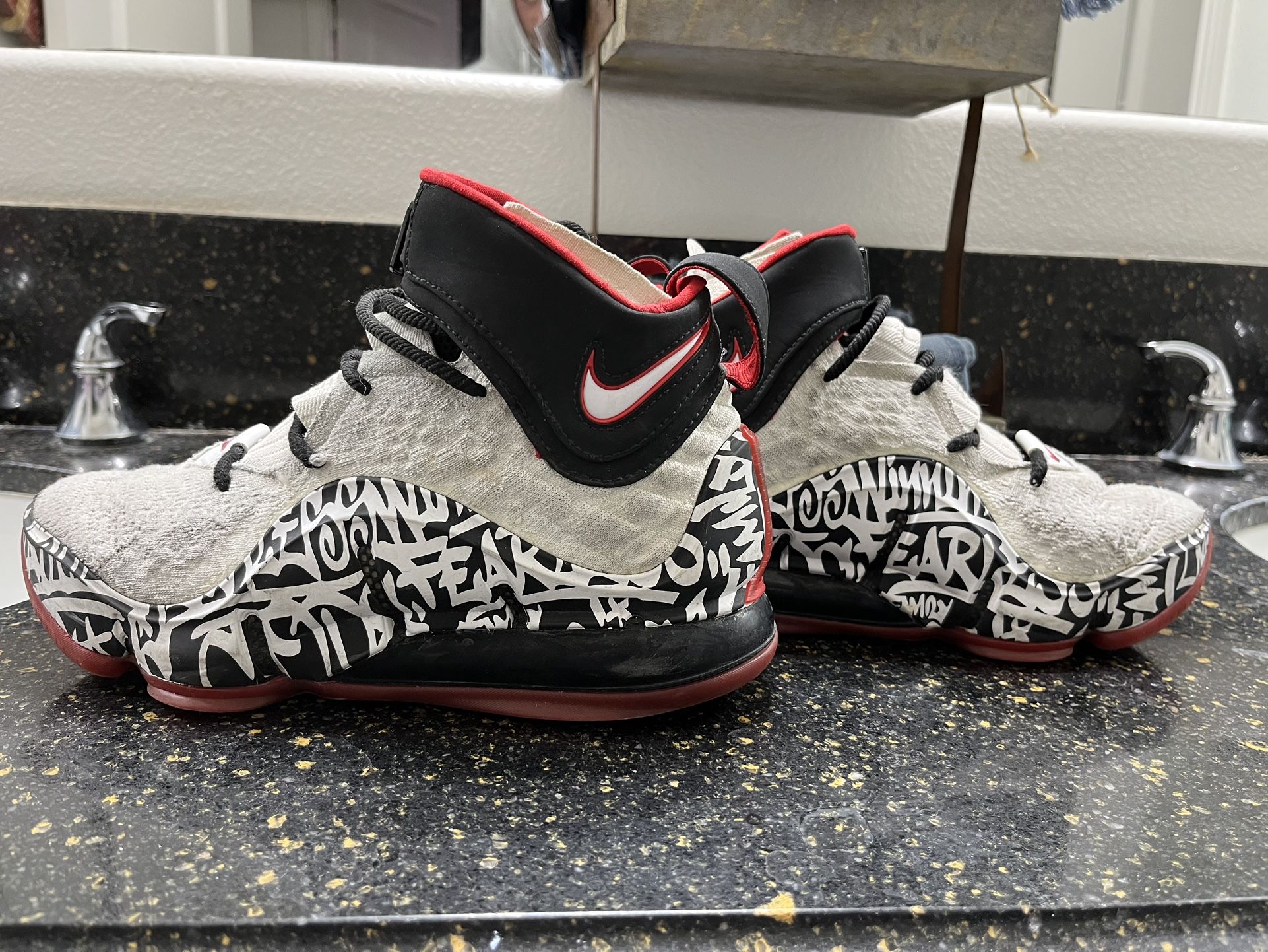 Nike LeBron 17 Graffiti