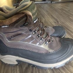 Columbia bugaboot 200 grams snow boots 