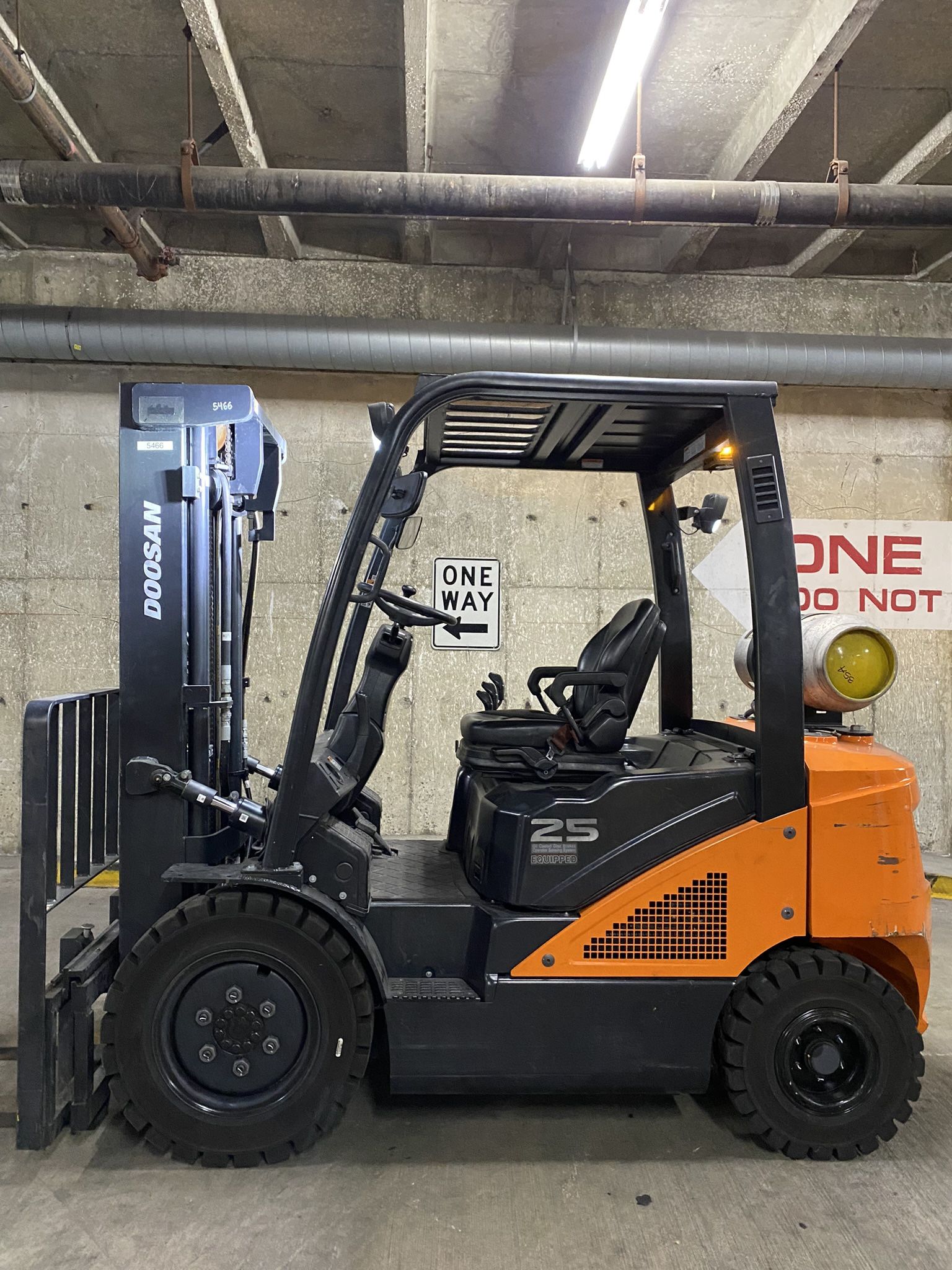 NEW! Dooosan forklift for sale, 5500 lb