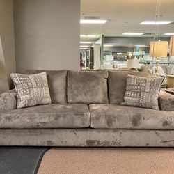 Soletren Ash Queen Sofa Sleeper /couch