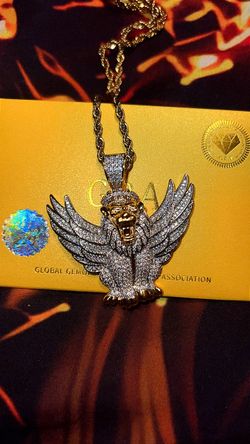 Lion with wings charm and chain