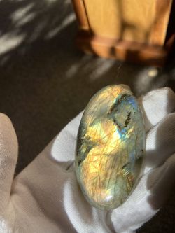 Labradorite crystal cabochon stone