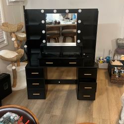 Vanity (LIGHTS DONT WORK)