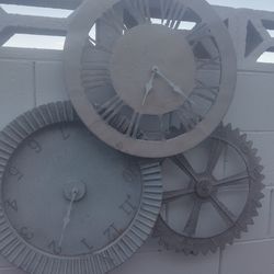 Rusty Iron Clock 