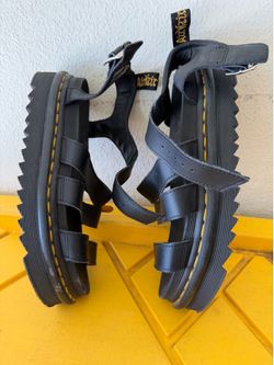 Women’s black doc martens sandals size 7